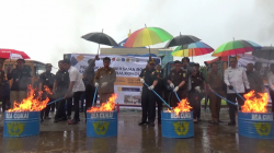 Bea Cukai Sulbagsel Musnahkan Barang Ilegal Senilai Rp21 Miliar, Jutaan Rokok hingga Ribuan Liter Mi