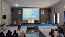 IKA 83 SMAN 1 Jember Gelar Edukasi Cedera Lutut Bersama Dokter Ortopedi