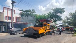 Perbaikan Jalan Rusak Dikebut, Pemkab Barru Warning Kendaraan ODOL!