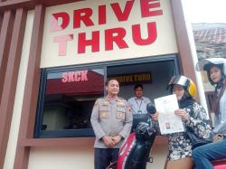Urus SKCK Tanpa Turun Kendaraan, Polres Kudus Hadirkan Layanan Drive Thru