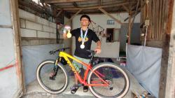Rendy Varera, Atlet Balap Sepeda Asal Kediri Bawa Pulang Emas dan Perak di Sea Games 2025 Thailand