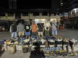 Terbongkar! Pabrik Miras Ilegal Rumahan di Dok VIII, Polisi Sita 105 Liter Balo dan Stim