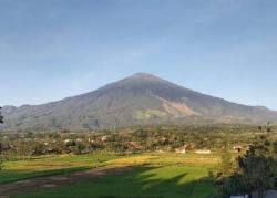 Dukung Moratorium Gubernur, Aktivis Ingatkan Bahaya Eksploitasi Lereng Ciremai