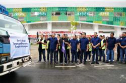 Gak Cuma Pantau dari Jauh, Bos Besar Bank BUMN Ini Pimpin Langsung Misi Kemanusiaan di Titik Bencana