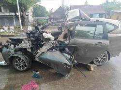 Kecelakaan Maut di Barru: Calya Hantam Truk Parkir, Dua Orang Tewas