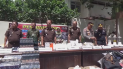 Kejari Jember Musnahkan Narkotika, Okerbaya, dan Senpi Rakitan