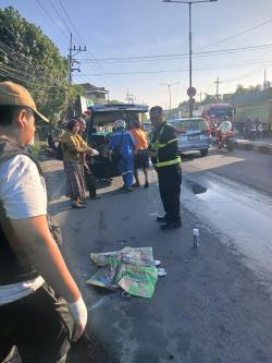 Terperosok Jalan Berlubang, Pegawai Minimarket Tewas Terlindas Trailer di Sidoarjo