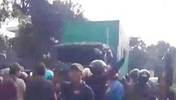 Truk Tronton Tabrak 3 Mobil dan Ojol hingga Tewas