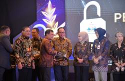 Top! Kota Semarang Raih Penghargaan Badan Publik Kabupaten/Kota Provinsi Jateng Kategori Informatif