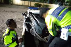 Kecelakaan Maut, Karyawan PT MHI Tewas Tabrak Kendaraan Misterius di Jombang