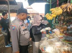 Jelang Natal dan Tahun Baru, Satgas Pangan Polsek Sambirejo Sita Puluhan Produk Kedaluwarsa