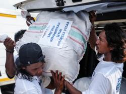 5 Ton Pakaian Baru Dikirim untuk Korban Banjir dan Longsor Aceh-Sumatra