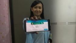 Sadar Sehat Sejak Dini, Warga Bojonegoro Manfaatkan Mobile JKN untuk Pantau Kesehatan Keluarga