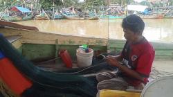 Angin Kencang dan Gelombang Tinggi Lumpuhkan Aktivitas Nelayan Pantura Subang