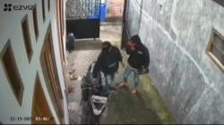 Viral Pencurian Dua Motor Sekaligus di Kos Putri Tebuireng Jombang, Polisi Buru Pelaku!
