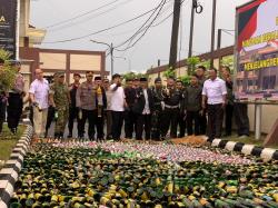 Polres Karawang Musnahkan 5.226 Botol Miras dan 305 Knalpot Brong