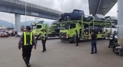 Ratusan Truk Terobos Penjagaan Polisi di Pelabuhan Merak, Sopir Protes Aturan Nataru