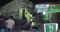 Kronologi Kecelakaan Tragis Truk Tronton Tabrak Bus Pariwisata di Jombang, Sopir Mengantuk!