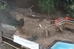 Banjir Bandang Terjang Kawasan Guci Tegal, Kolam Pemandian Air Panas Rusak Parah