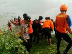Dua Hari Pencarian, Tim SAR Temukan Jasad Pria Tenggelam di Bengawan Solo