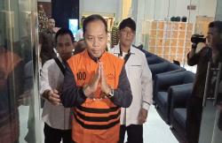 Sempat Kabur dan Tabrak Petugas, Kasi Datun Kejari Hulu Sungai Utara Resmi Ditahan KPK