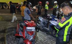 Pria WNA Asal Cina Tewas Kecelakaan di Jombang, Tertabrak Motor saat Menyeberang