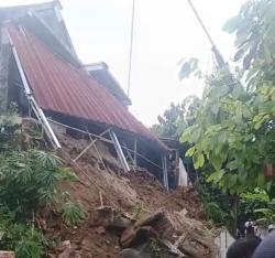 Hujan Deras dan Angin Kencang Picu Longsor di Lebak, Satu Rumah Rusak dan Akses Jalan Tertutup
