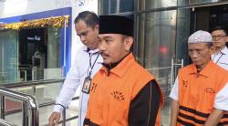 Bupati Bekasi dan Ayahnya Jalani Pemeriksaan Perdana di KPK, Sampaikan Maaf untuk Warga