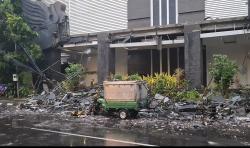 Angin Kencang Kembali Terjang Lamongan, Bagian Belakang Gedung Pemkab Roboh