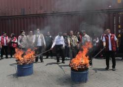 Polda Jatim Gagalkan Penyelundupan 72 Ton Bawang Bombai Ilegal