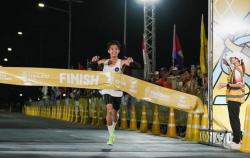 Robi Syianturi Lelang Sepatu Emas SEA Games 2025, Dibeli Raffi Ahmad Rp150 Juta