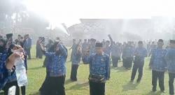 Euforia PPPK Pecah! Damkar Sirami Lapangan Parigi, Alun-alun Mendadak Jadi Lautan Air