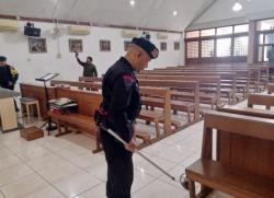 Gegana Brimob Pastikan Gereja di Indramayu Steril Jelang Misa Natal