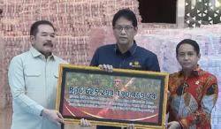 Disaksikan Prabowo, Jaksa Agung ST Burhanuddin Serahkan Uang Rp6,6 Triliun ke Purbaya