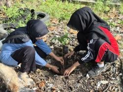 Tanam 3.500 Pohon, Siswa Sunniyyah Selo Tak Hanya Fokus Pendidikan Tapi Juga Peduli Lingkungan