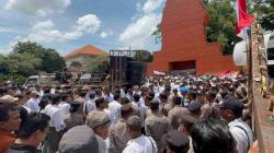 Protes Keras Pemangkasan ADD 2026, Ratusan Kades di Mojokerto Geruduk Kantor Bupati