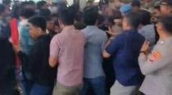 Demo Mahasiswa Ricuh di Cilegon, Aksi Dorong Polisi Pecah di Depan Kantor Wali Kota