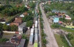 Antrean Truk Mengular Lebih dari 5 Km di Pelabuhan Ciwandan, Sopir Mengeluh Rugi Saat Libur Nataru