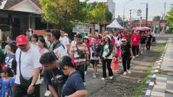 Jemaat GKIA Kendal Pawai Keliling Kota