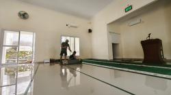 Isi Libur Nataru, Warga di Maros Gotong Royong Bersihkan Masjid