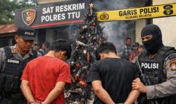 Polisi Ungkap Motif Dua Pelajar Dalam Kasus Pembakaran Pohon Natal di TTU