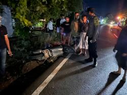 Kecelakaan Maut: Mengantuk, Pemotor di Ngoro Jombang Tewas Tabrak Truk Boks dari Arah Berlawanan