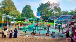 Liburan Panjang, Dander Water Park Bojonegoro Diserbu Wisatawan dari Berbagai Daerah