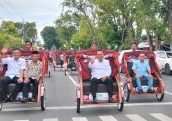 100 Becak Listrik Bantuan Presiden Prabowo Diserahkan Ke Penerima di Kabupaten Grobogan