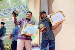 Dua Tokoh Lumajang Terima Jatim Environment Award 2025