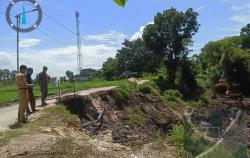 Jalan di Purwosari Longsor Setelah Dilanda Hujan Lebat, Mobilitas Warga Terganggu