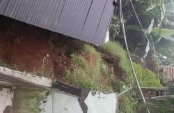 Hujan Lebat Picu Longsor di Citangtu dan Tembong, Rumah hingga Jalan Terdampak