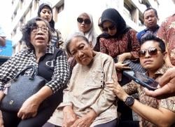 Kasus Pengusiran Nenek 80 Tahun, Polda Jatim Periksa Elina