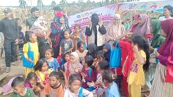 Kebersamaan Anak-anak Korban Bencana Banjir Tanah Longsor di Sekolah Ceria