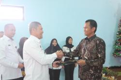 Kanwil Ditjenpas Banten Berikan Remisi Natal kepada Narapidana Kristen